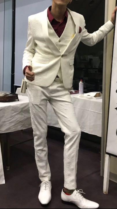 スーツ 白 成人式 結婚式
