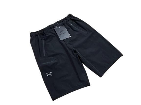 ARC'TERYX 刺繍ロゴ 4方向ストレッチハーフパンツ ブラック Mサイズ