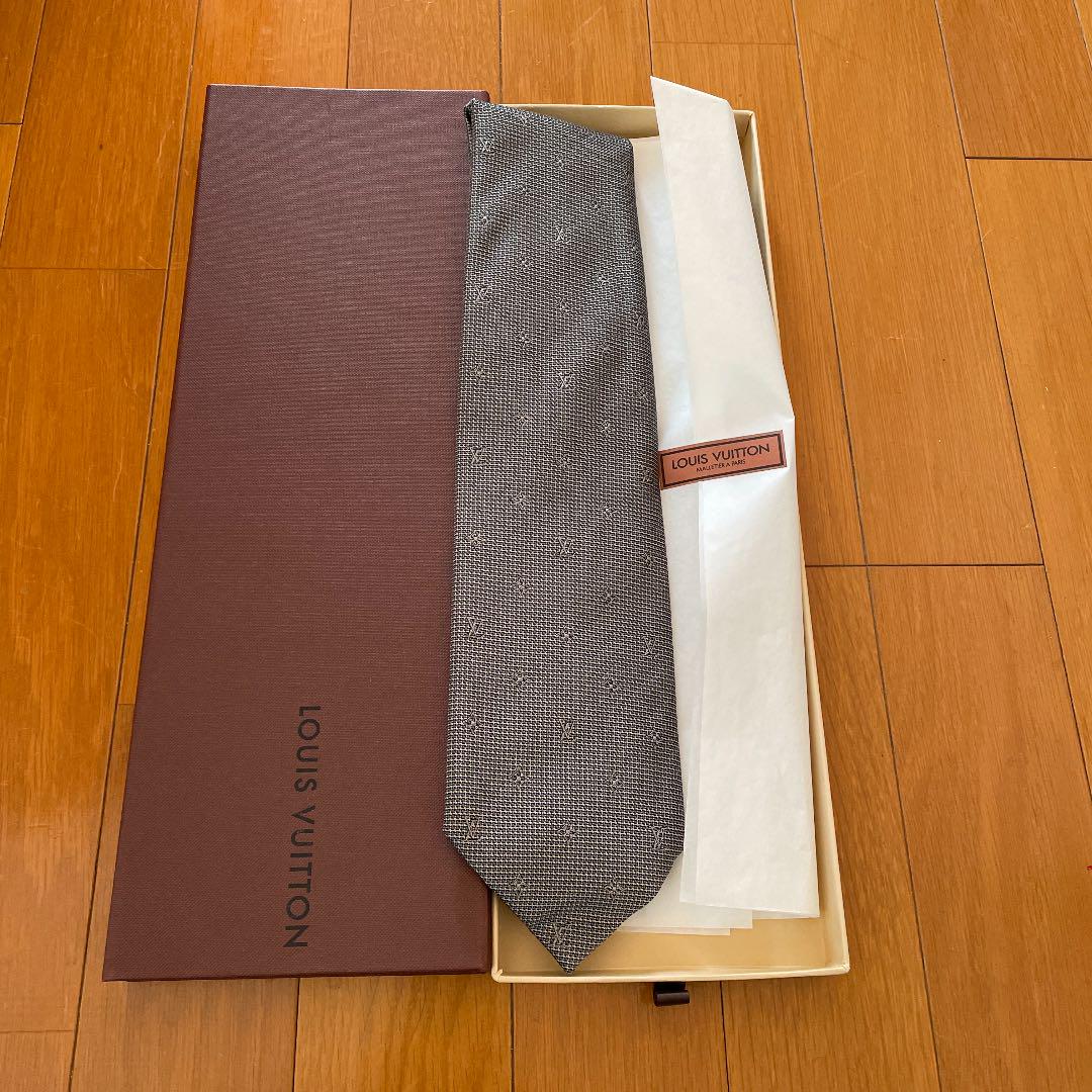 新品ルイヴィトン　ネクタイ　グレー