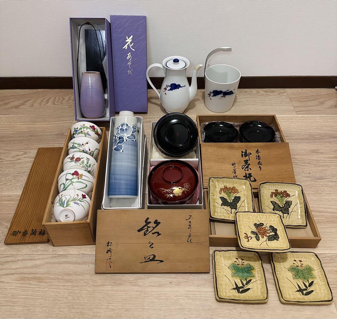 A10  香蘭社２セット 萩焼 橘吉 漆器 急須 湯呑 花瓶 お皿 箱付き