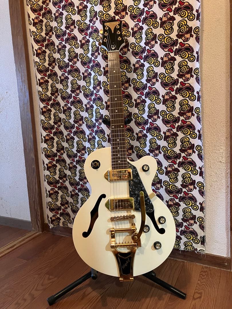 極上美品　Epiphone wildkat  PW パール　セミアコ　エレキ
