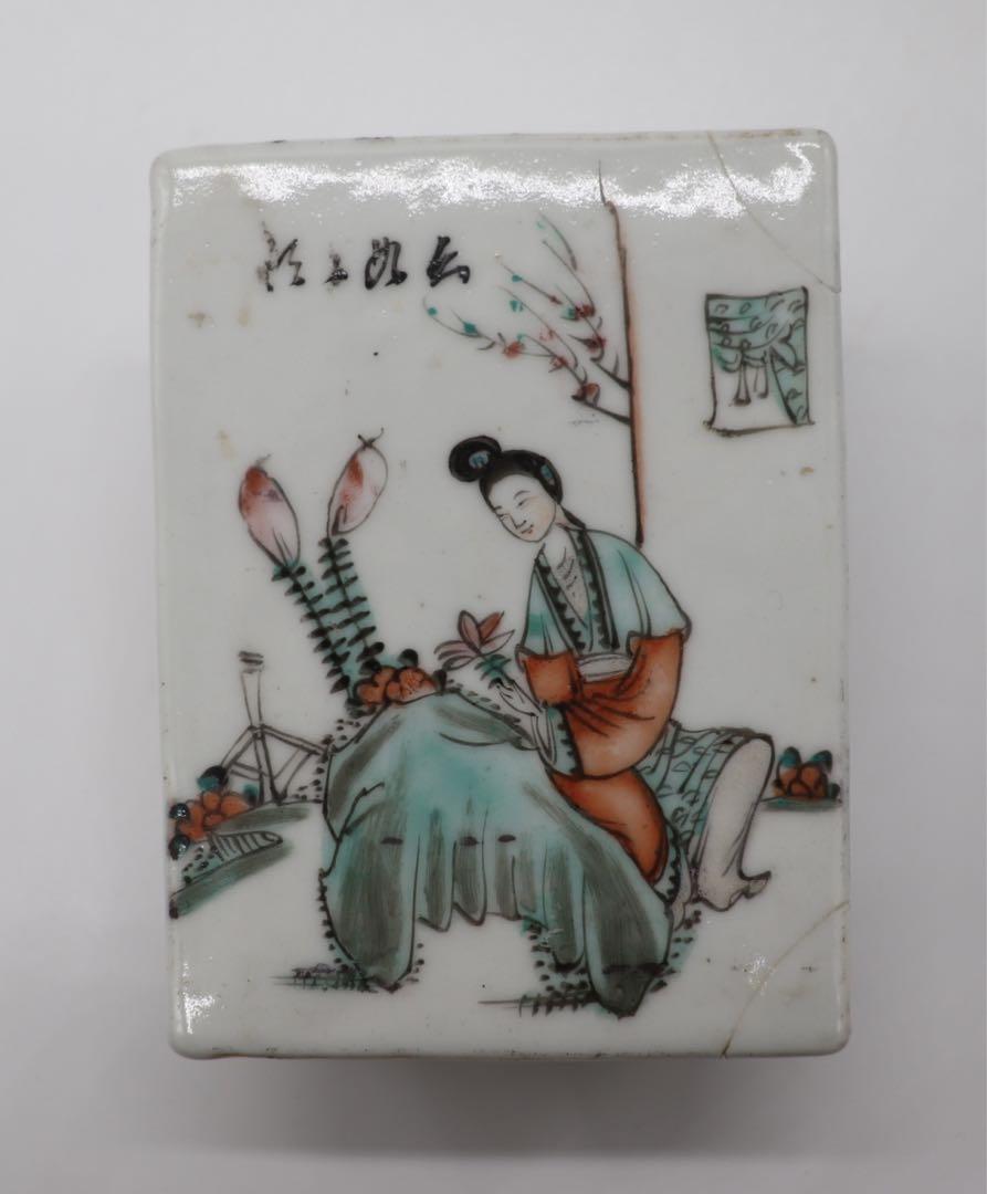 中国　清時代　浅絳彩　香合　美人　アンティーク　送料込み1225
