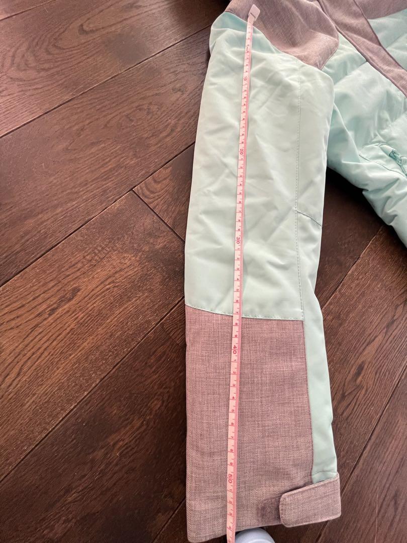 未使用美品ROXY キッズ　ロキシースノーボードウェア　M