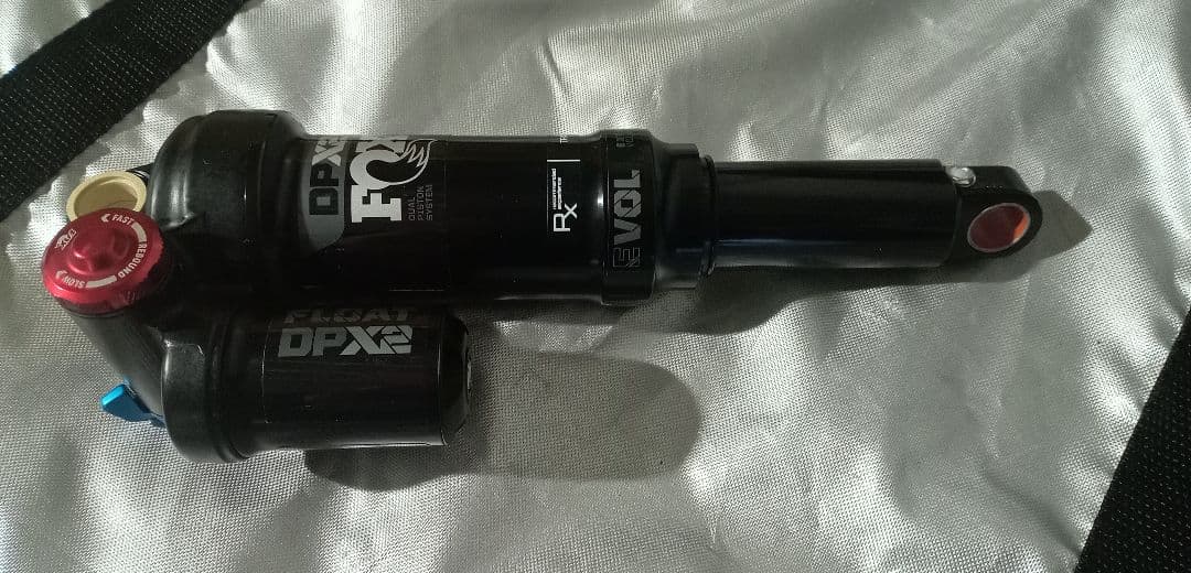 FOX FLOAT DPX2 performance 210×55 中古程度良好